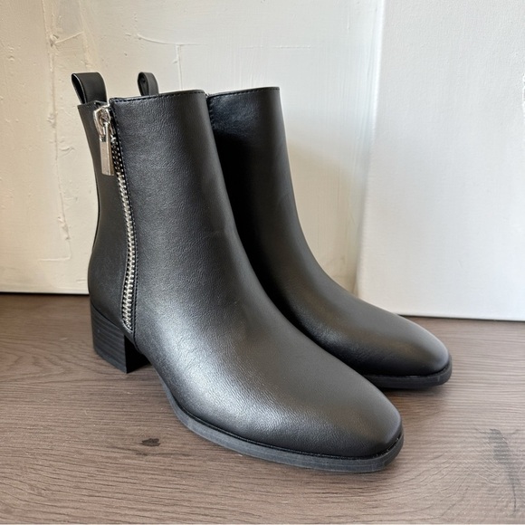 New In Box Smooth Zipper Heel Bootie: Step into Elegance in Black - Picture 3 of 5